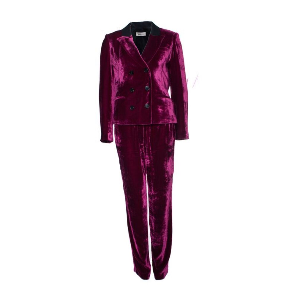 Masscob, pink velvet suit.